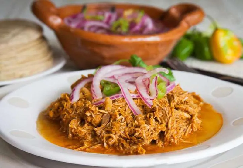 Cochinita Pibil (Carne De Porco Mexicana Em Molho De Urucum)