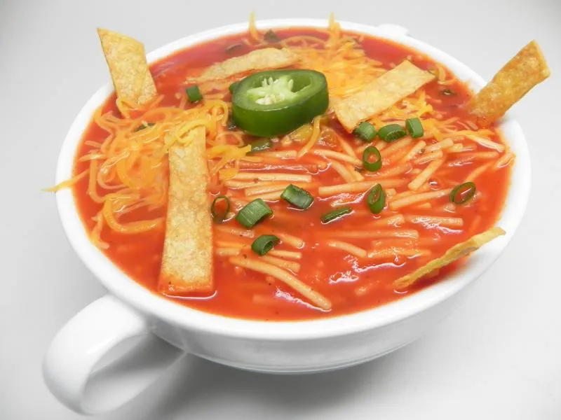 Sopa de macarrão mexicana ‘seca’ (Sopa Seca de Fideos)