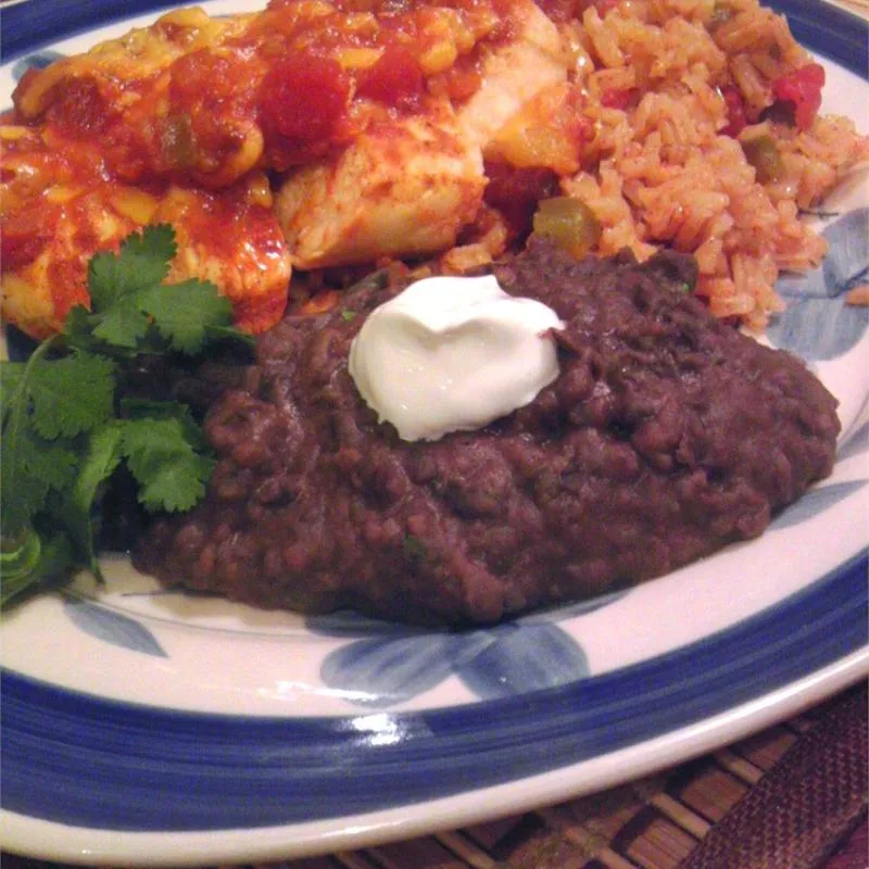 Delicioso feijão com bacon de peru