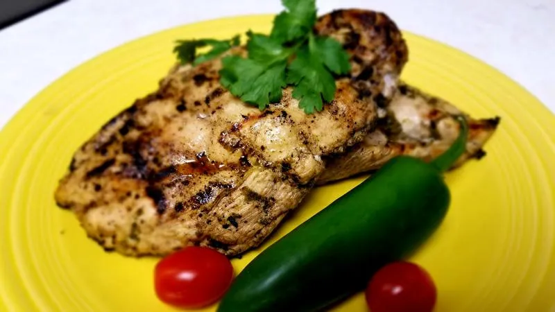 Frango Marinado com Coentro-Lima