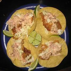 Tacos de Peixe Frito com Molho de Limão e Chipotle