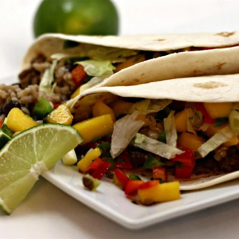 Tacos Soft Beef com Molho de Manga
