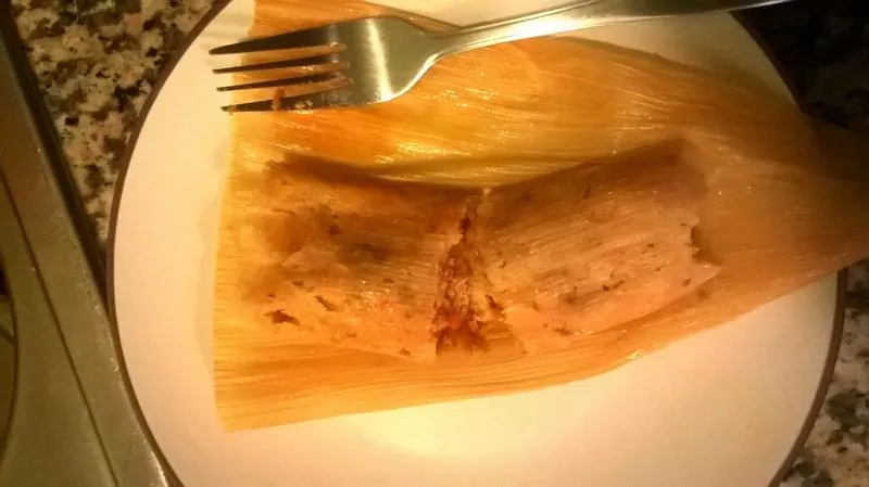 Tamales de Frango Vermelho (Tamales Rojos de Pollo)