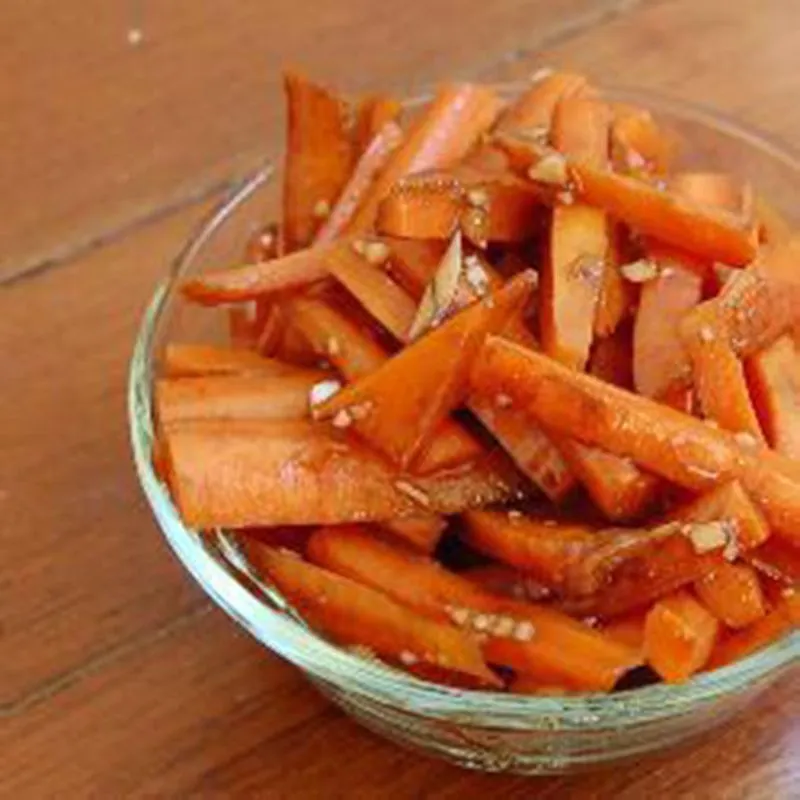 Antipasto de cenouras marinadas