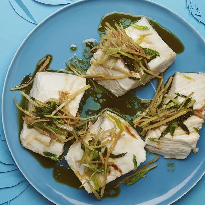 Peixe chinês autêntico no vapor