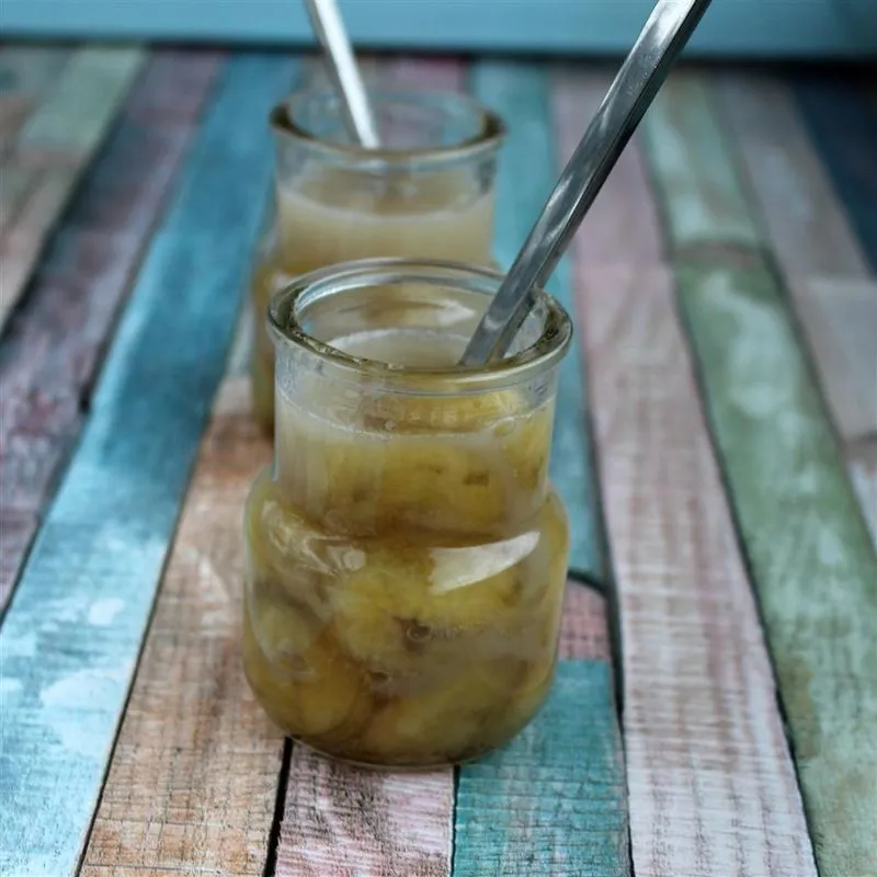 Bananas Kai cristalizadas em xarope e creme de coco