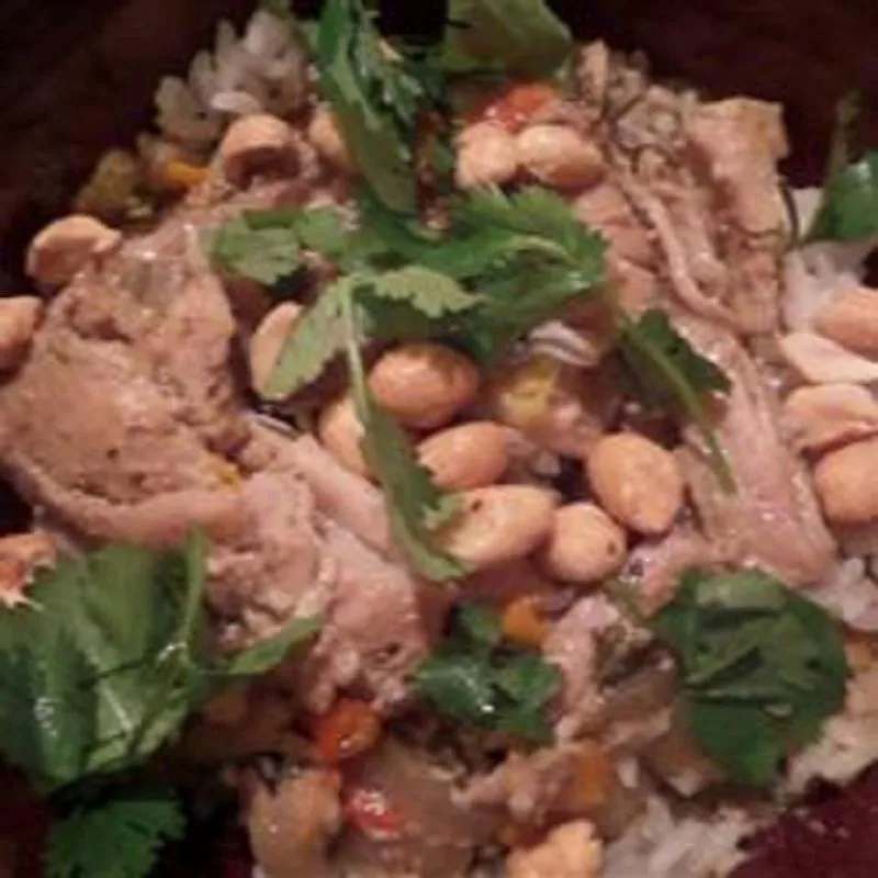 Curry de frango tailandês sem glúten de fogão lento de Becky’s