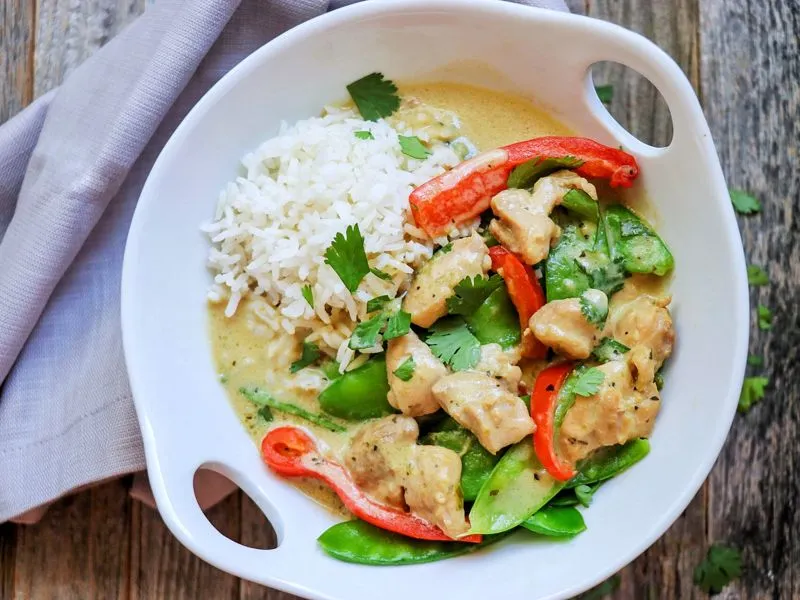 Instant Pot & Frango com curry verde ao estilo tailandes