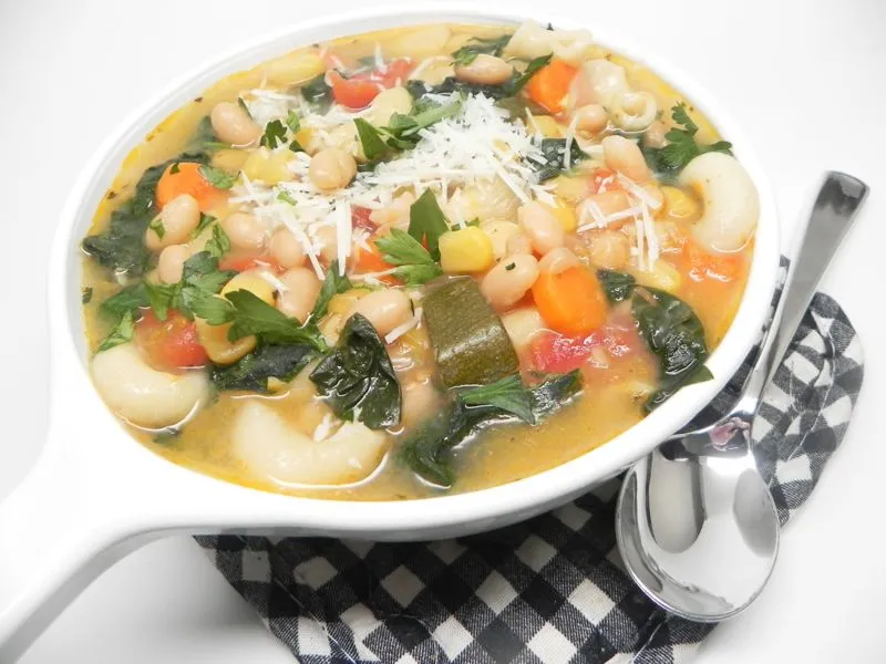 Instant Pot & Sopa grossa de vegetais e macarrao