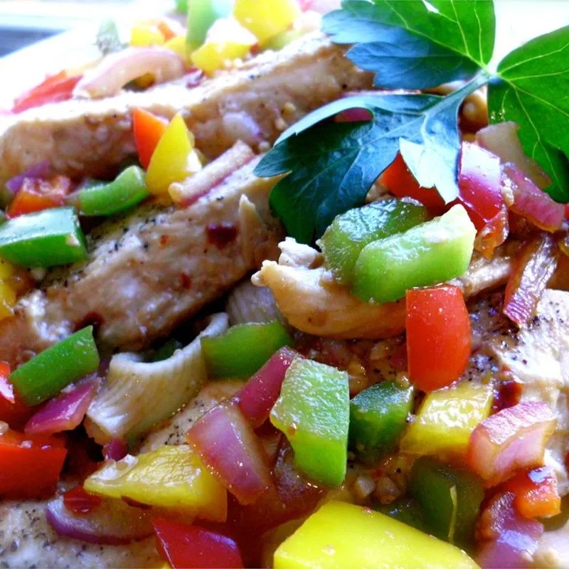 Macarrão De Frango Estilo Tailandês