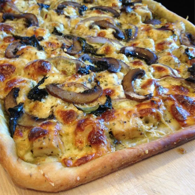 Pizza de Frango e Gorgonzola