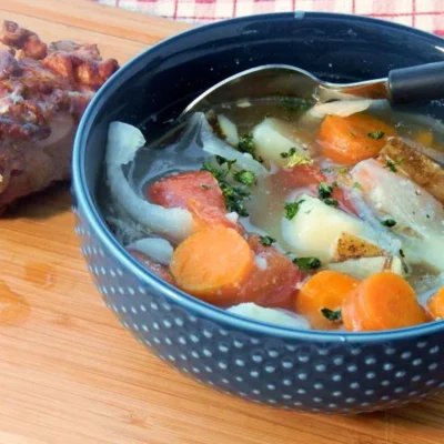 Sopa de legumes chinesa da vovó