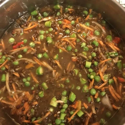 Sopa doce de lentilha com pontas de aspargos