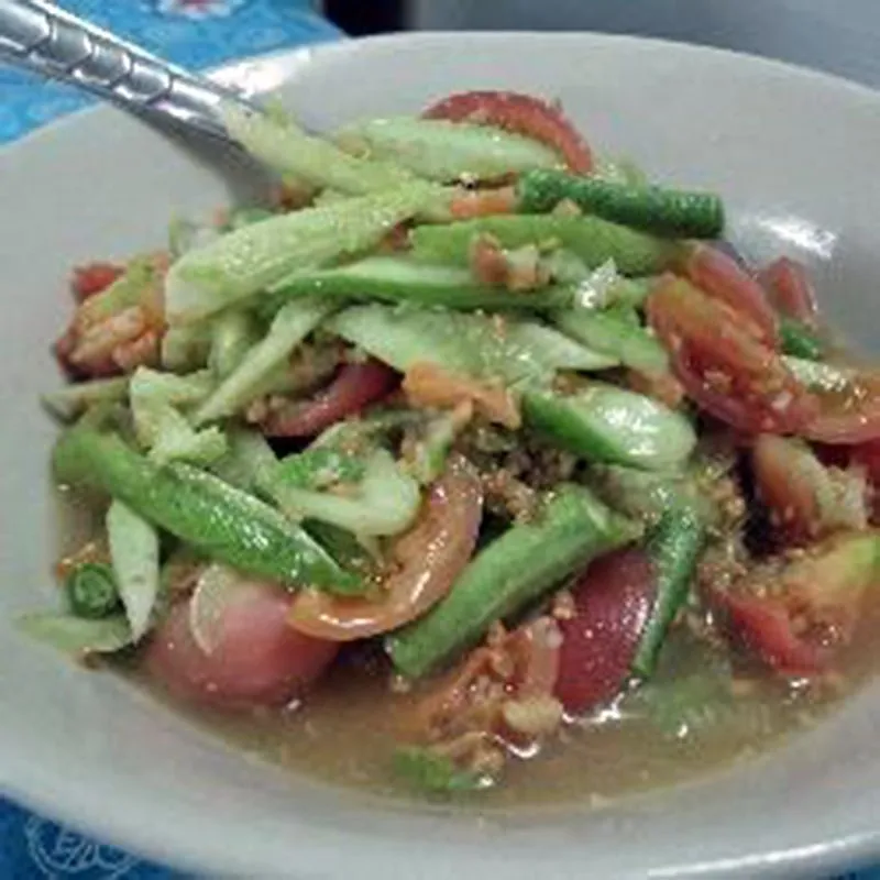 Yam Taeng (Salada Picante de Pepino)