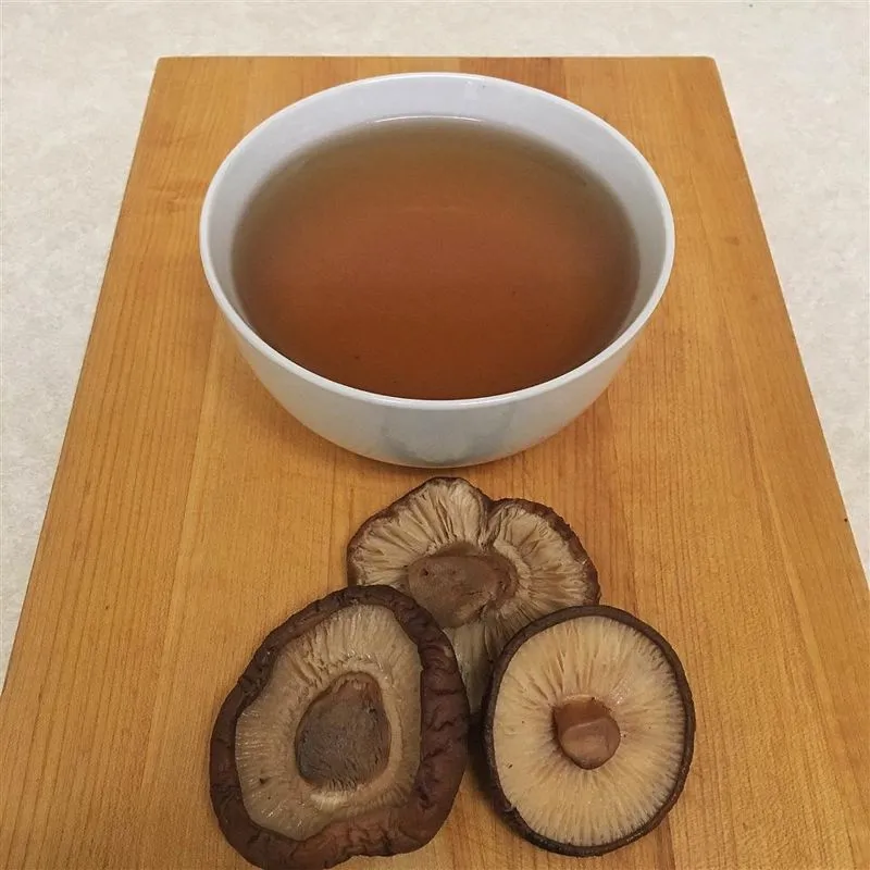 Hoshi-Shiitake Dashi