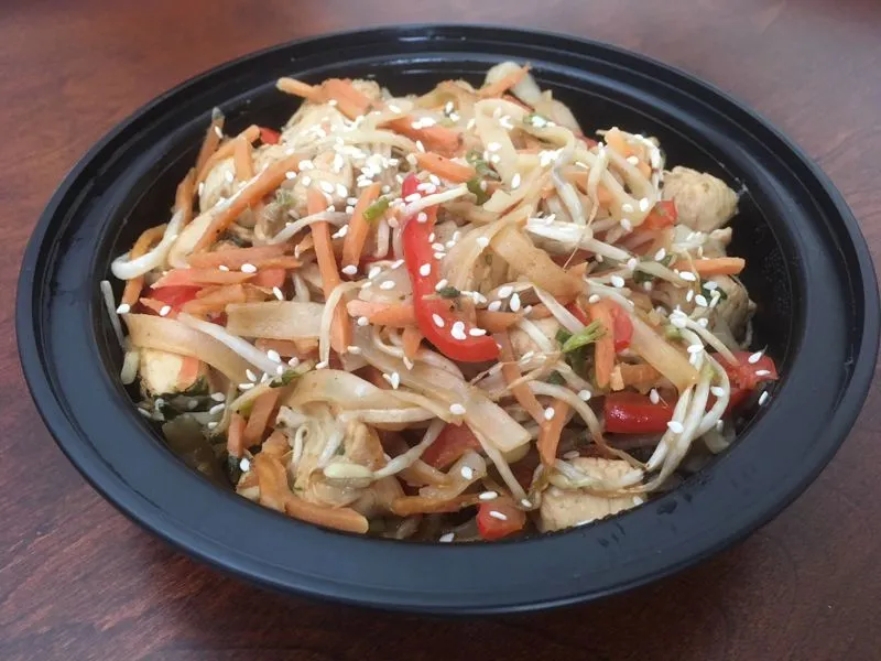 Macarrão De Amendoim Tailandês Picante