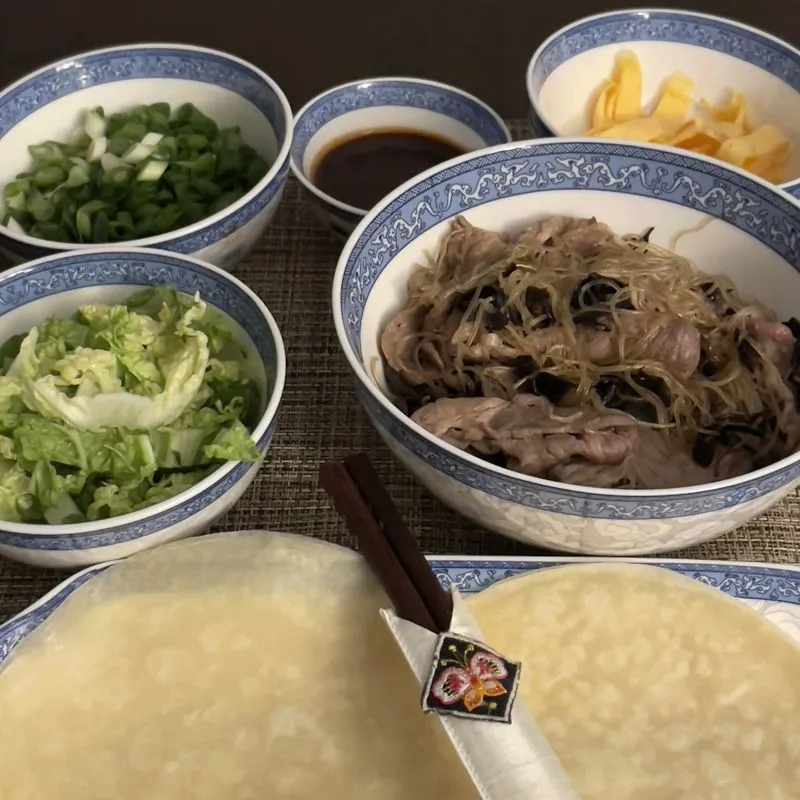 Carne de porco moo shu para dois