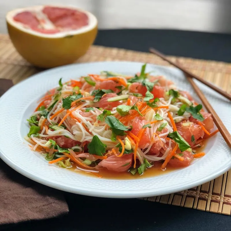 Salada Pomelo com Arroz Vermicelli