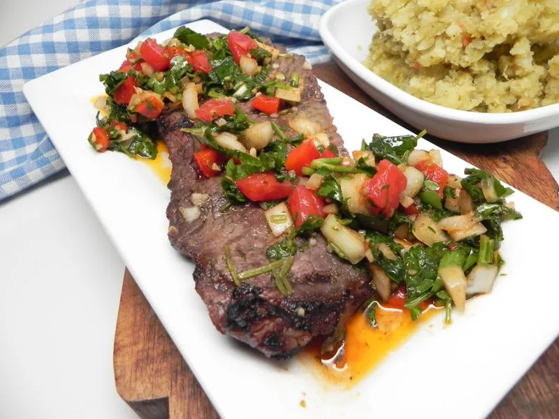 Bife Argentino com Chimichurri Vermelho