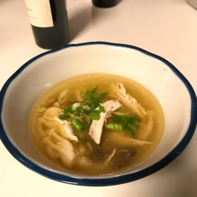 Ensopado de frango com óleo de gergelim taiwanês