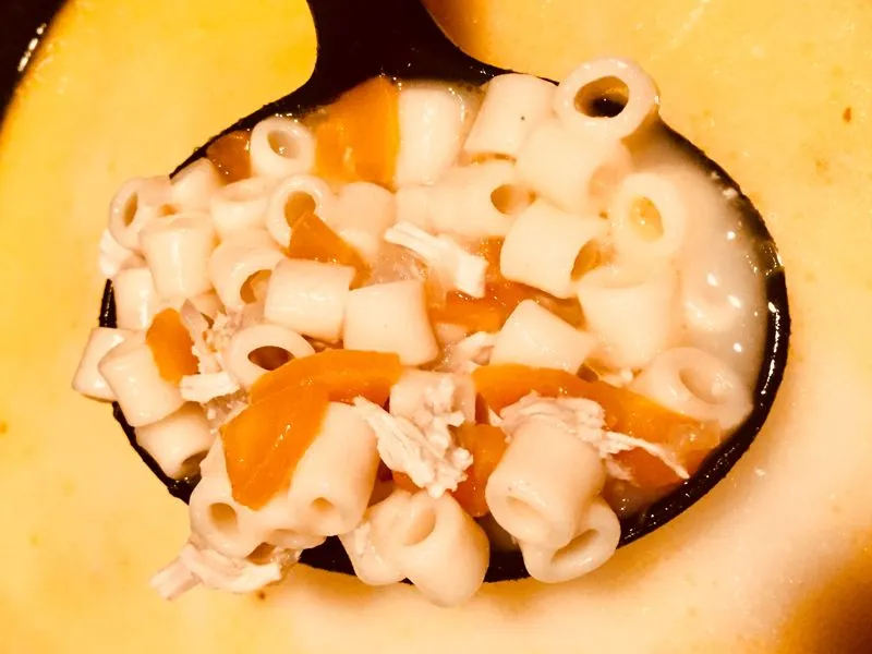 Sopas de Frango Filipino