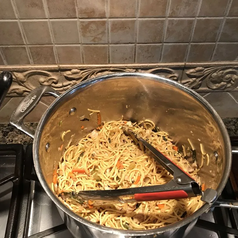 Filipino Pancit Bihon com Canton