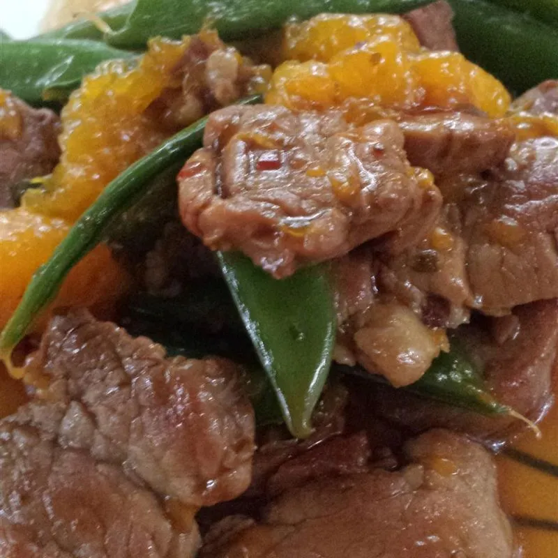 Fritada de carne de porco com laranja rápida