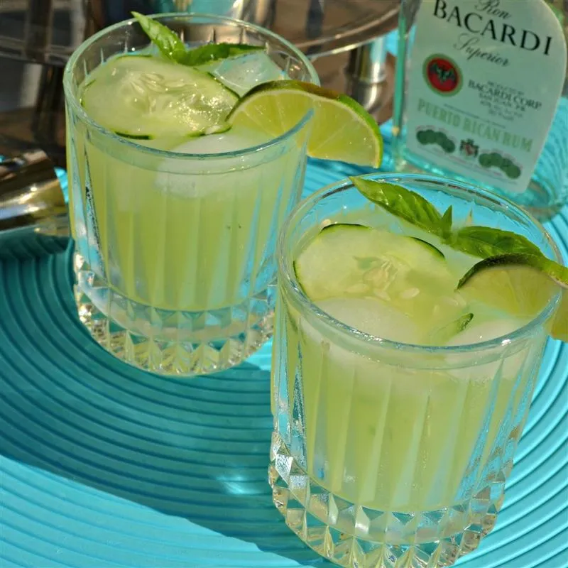 Mojito de manjericão e pepino