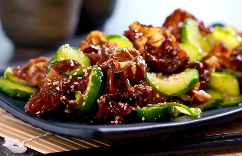 Salada Gelada de Pepino e Cogumelo Orelha de Madeira