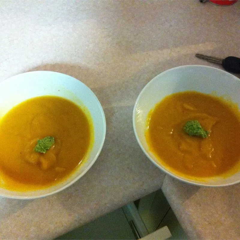Sopa Tailandesa de Coco-Abóbora da Nina