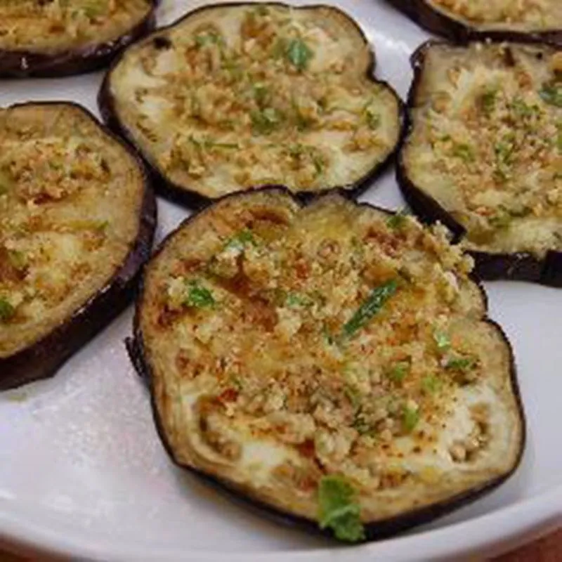 Aperitivo Turco de Berinjela Vegetariana com Alho e Nozes