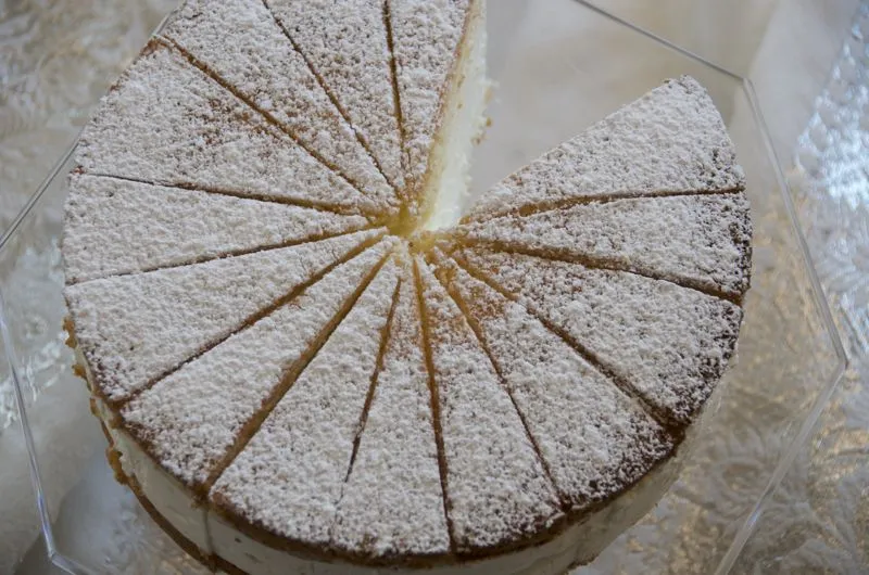 K & auml, sesahnetorte (Bolo de Mousse de Iogurte Alemão)