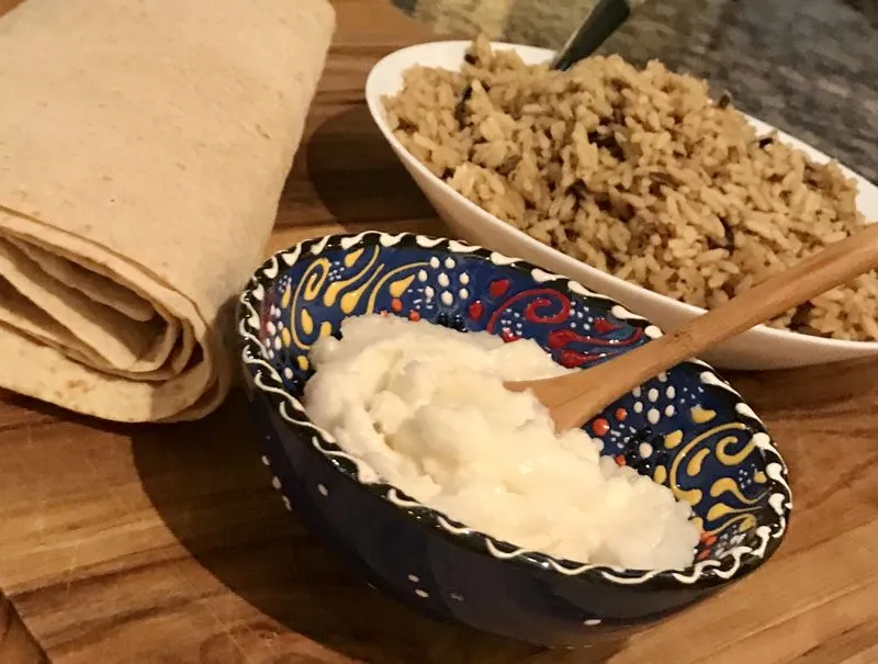 Toum (pasta de alho libanesa)