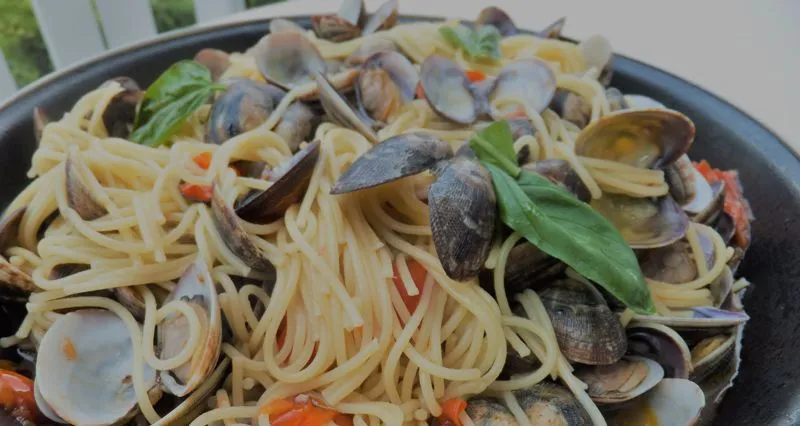 Espaguete com Amêijoa e Tomate Cereja