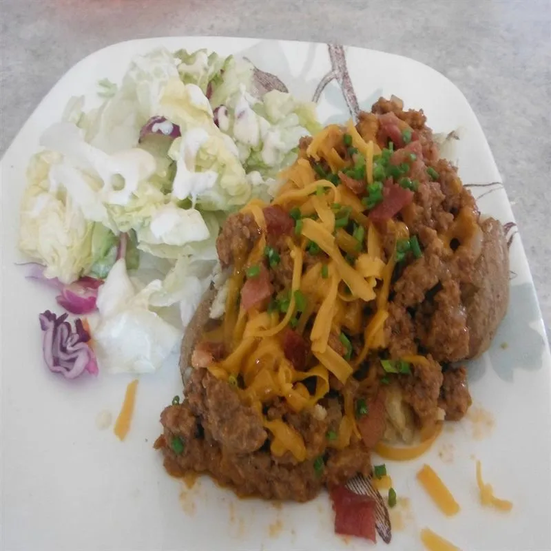 Batatas Assadas Recheadas com Cheeseburguer com Bacon