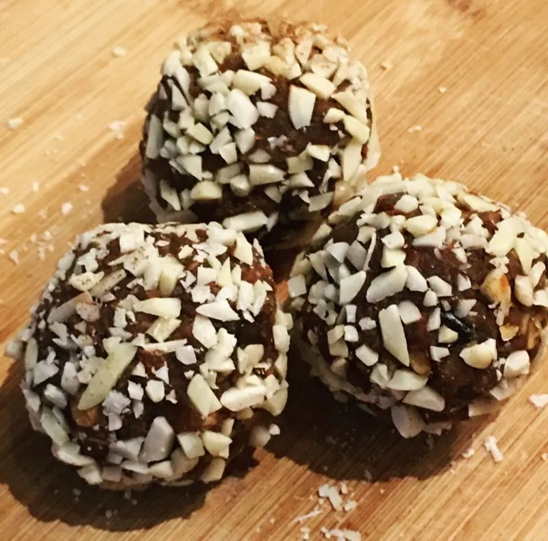 Bolas de Abóbora-Amêndoa-Tâmaras