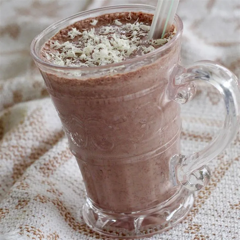 Smoothie de chocolate e pêssego