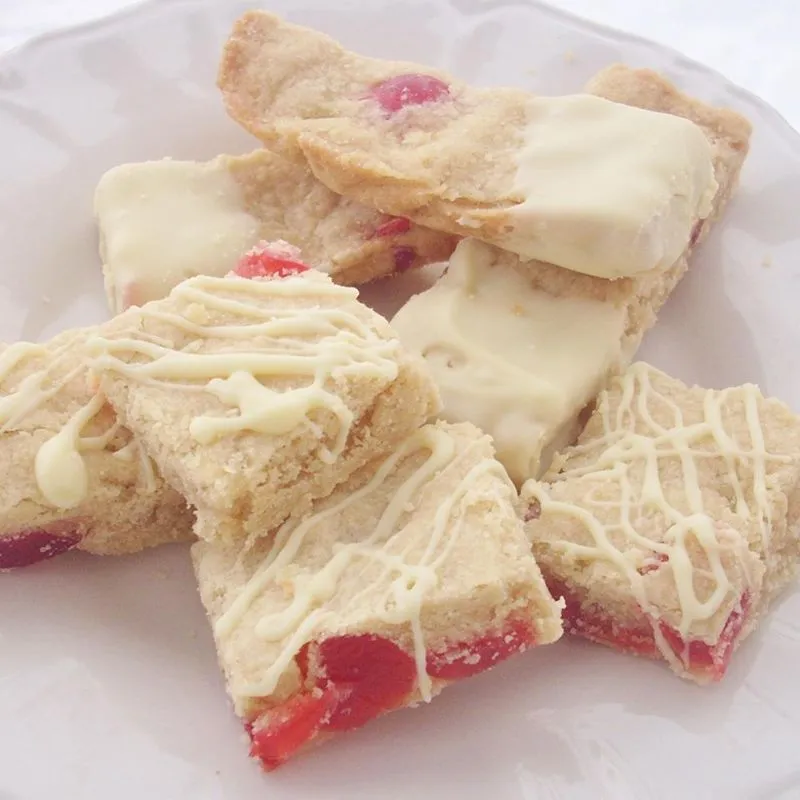 Cookies de cereja-amêndoa Icebox