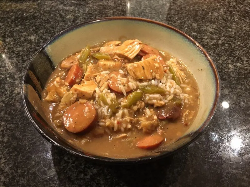 Gumbo de Frango e Salsicha Andouille