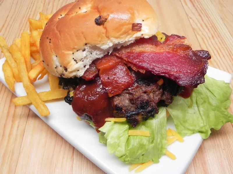 Hambúrgueres de Bacon-Cheddar Bison