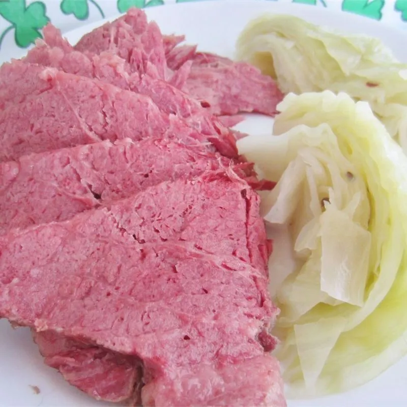 Lucky’s Lucky Corned Beef e Repolho