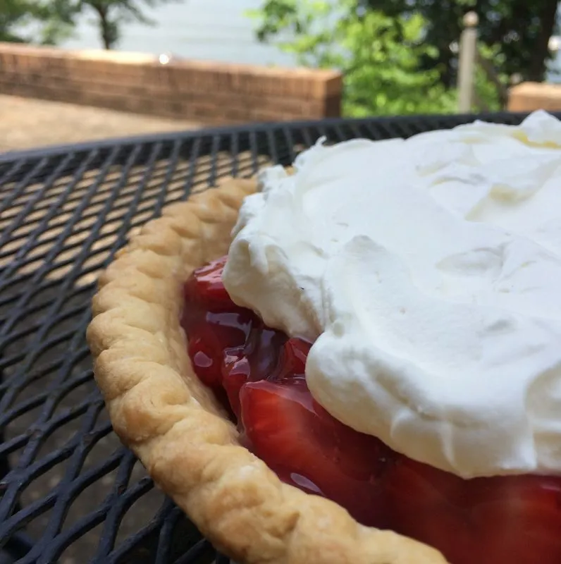 Torta De Morango Fresco De Verão